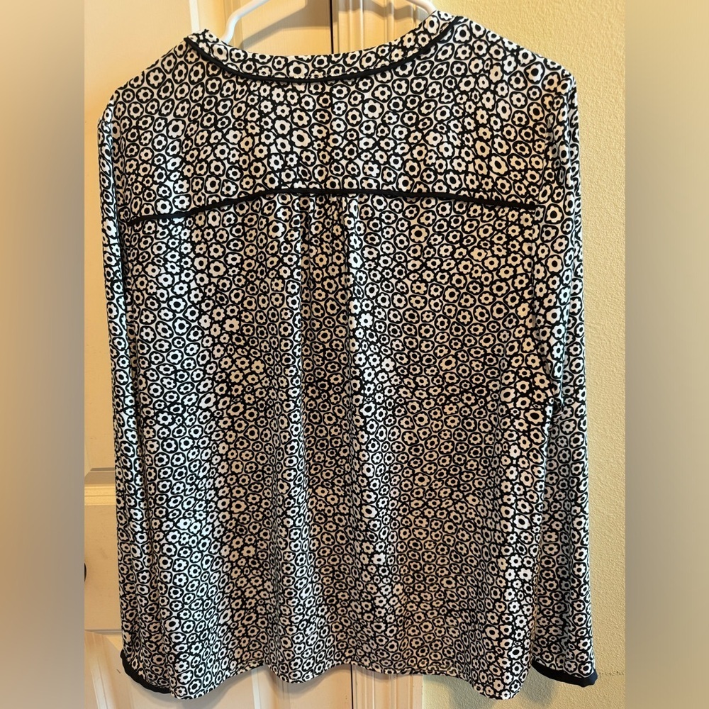 Talbots Long Sleeve Black White Floral Tie Button Down Blouse Sz L - Picture 5 of 12